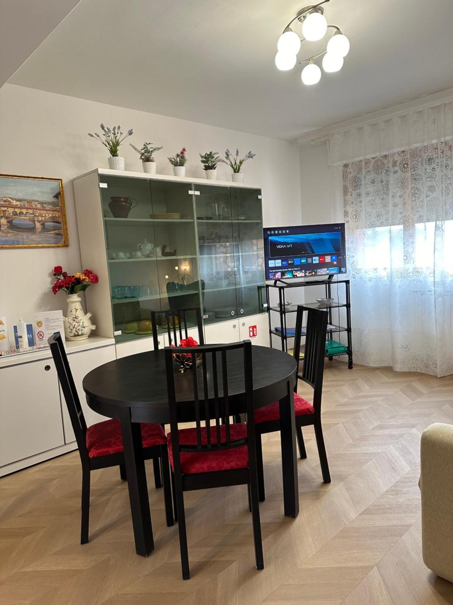 Dario'S House Apartment Scandicci Luaran gambar